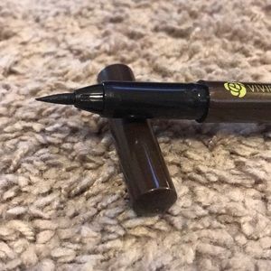 Vivid black eyeliner marker